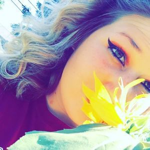 Meet your Posher, Alexis